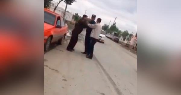 Ички ишлар ходими фуқарога шапалоқ туширди (видео)