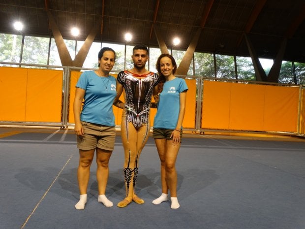 Erkak kishining badiiy gimnastika bilan shugʻullanganini koʻrganmisiz? (video)