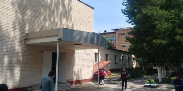 Тошкентда 9-синф ўқувчиси мактабнинг 2-қаватидан ўзини ташлади