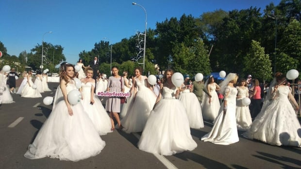 Тошкент шаҳрида келинлар сайли бўлиб ўтмоқда (фото)