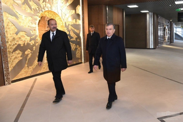 Президент ва бош вазир Олмазор туманига боради