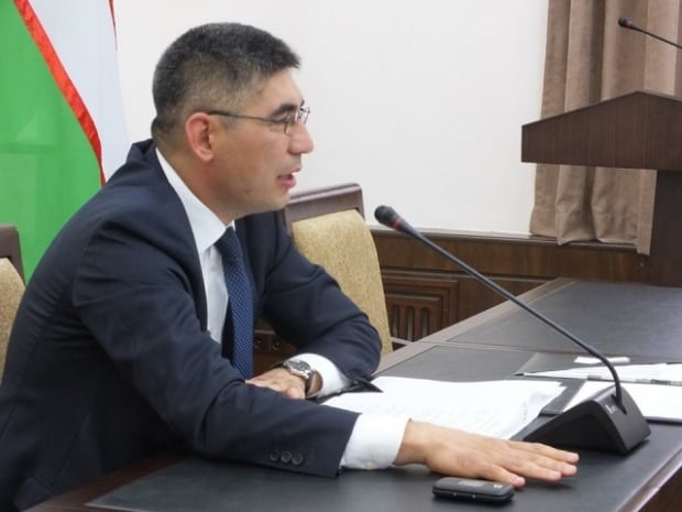 Ўзбекистонда ҳокимлар иш кўплигидан хонасида тунаб қоляпти