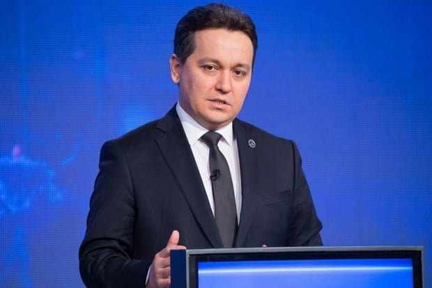 Вазирлар Маҳкамаси қарорига амал қилинадими ёки вазирнинг баёнотига?