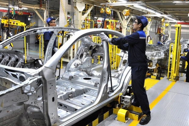 Uzauto Motors компаниясида қанча одам ишлайди?