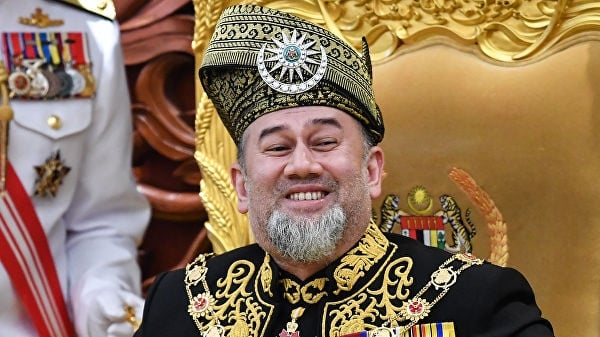 OAV: Malayziya sobiq qiroli «Moskva go‘zali» bilan ajrashdi