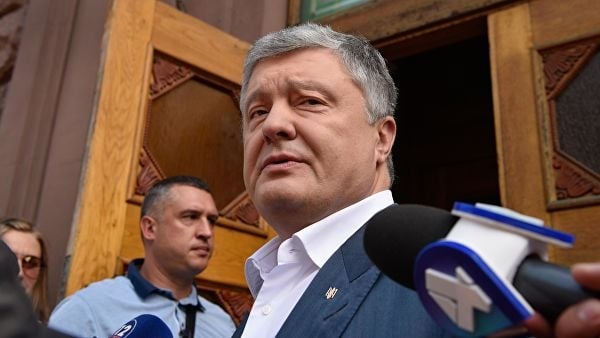 Poroshenko davlat tomonidan ajratilgan qo‘riqchilardan voz kechdi