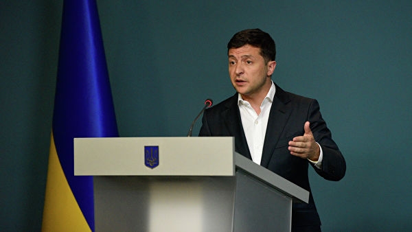 Zelenskiy so‘z erkinligini cheklayotganlikda ayblandi