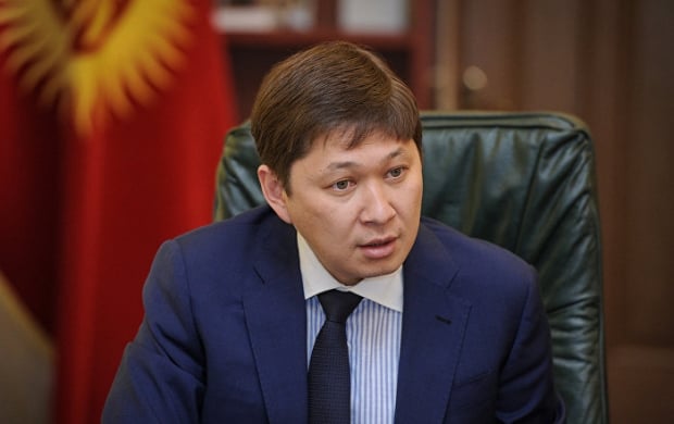 Qirg‘iziston sobiq bosh vaziri Sapar Isoqov insultga chalindi. U hibsxonadan kasalxonaga olib ketilgan
