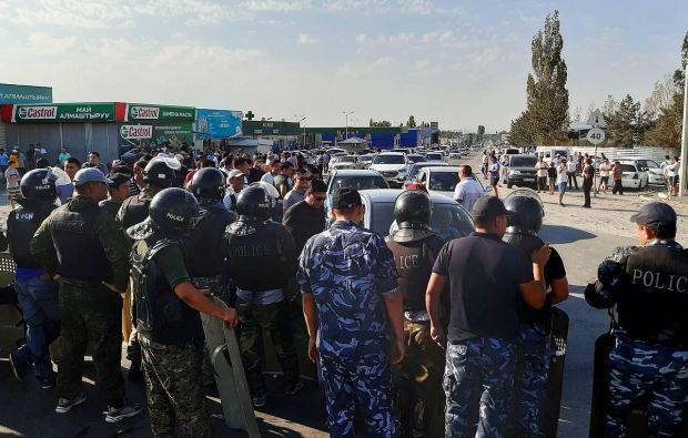 Atamboyev qudasining uyidan ommaviy tartibsizliklar uyushtirish uchun sarflanadigan xarajatlar ro‘yxati topildi