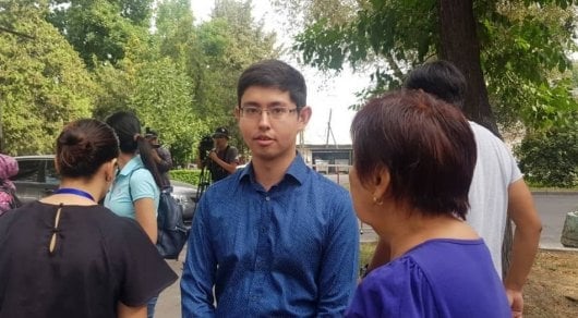 Atambayevning o‘g‘li oilasiga tegishli xatlangan mol-mulklar ro‘yxatini yolg‘on deb atadi