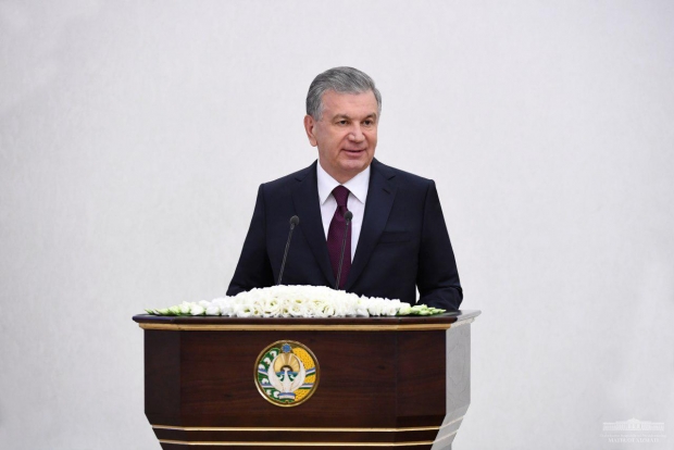 Шавкат Мирзиёев: «Мактаблар учун маблағни аямаймиз»