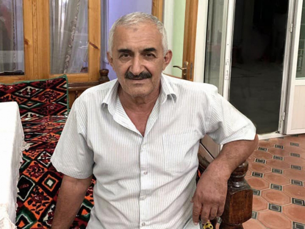 Samarqandda 61 yoshli fuqaro tibbiyot kolleji tomon haydovchisiz harakatlanib borayotgan benzovozni to‘xtatib qoldi