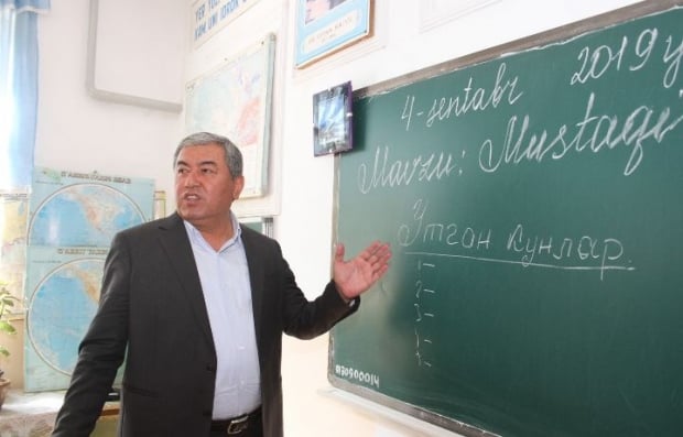 Prezident topshirig‘i kuchga kirdi. Hokimlar maktabda dars o‘tishdi (foto)