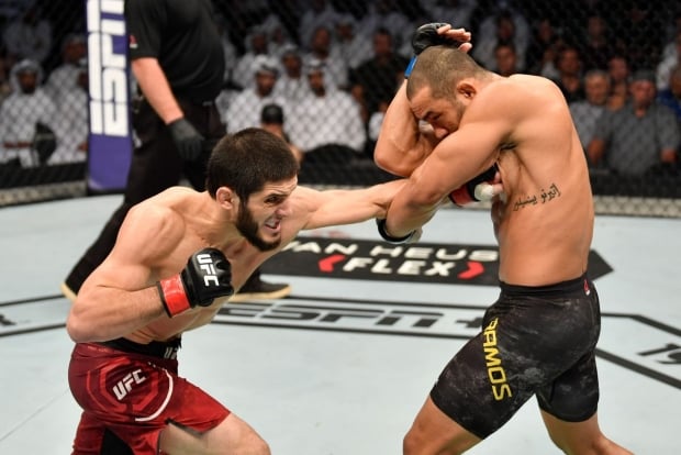 Ислом Махачев UFCдаги олтинчи ғалабасини қўлга киритди