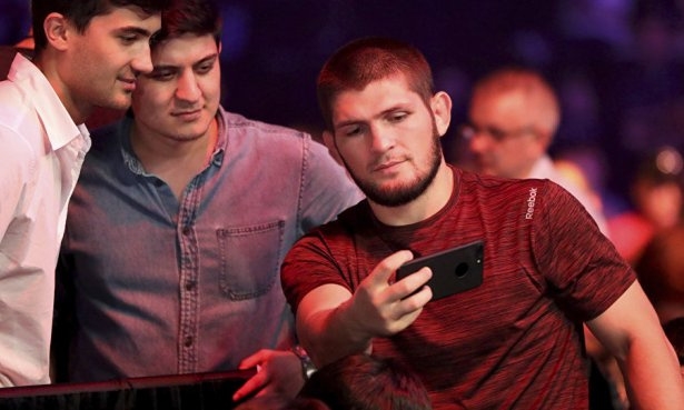 Ҳабиб Нурмагомедов кеча «Instagram» қироличасини ҳам доғда қолдирди