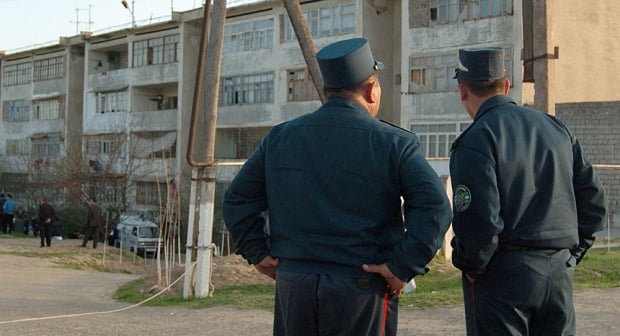 Ички ишлар ходими жисмоний куч ишлатишга ҳақлими?