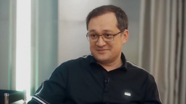 Комил Алламжонов – АОКАдан кетиши, янги фонд, сўз эркинлиги ва газеталар келажаги ҳақида