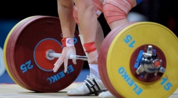 Og‘ir atletika bilan shug‘ullangan insonning bo‘yi o‘smay qoladimi?