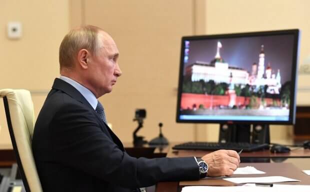Путин советлар Конституциясини иттифоқ парчаланишида айблади