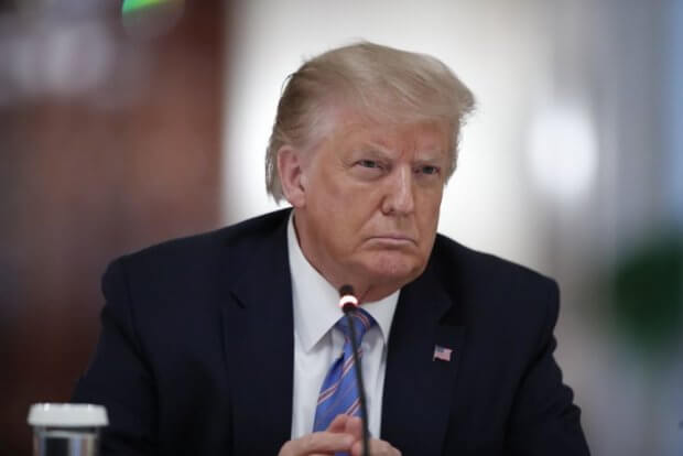 Трампнинг жияни ўз китобида президент амакиси ҳақидаги сирларни ошкор қилди