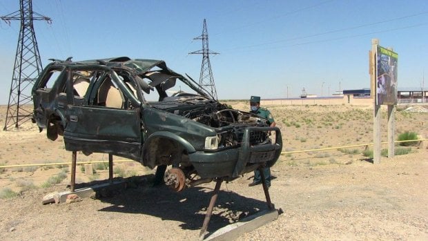 Бухорода ҳайдовчилар ҳушёрлигини ошириш мақсадида А-380 трассасига ЙТҲга учраган машина макети ўрнатилди