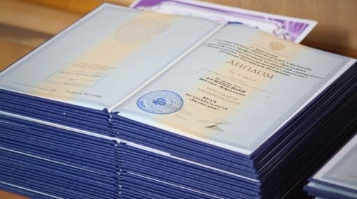 Farg‘onada soxta diplom tayyorlab bergan o‘qituvchilar qo‘lga olindi