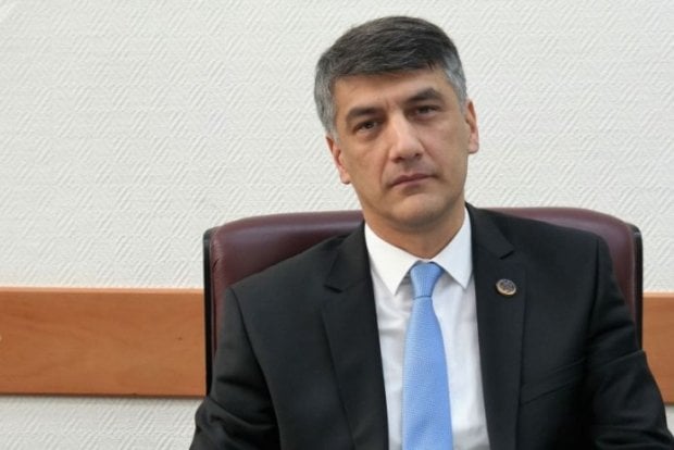 «Бу – миллат масаласи, биргина вазирлик даражасида қарор чиқариш керак эмас» — Алишер Қодиров