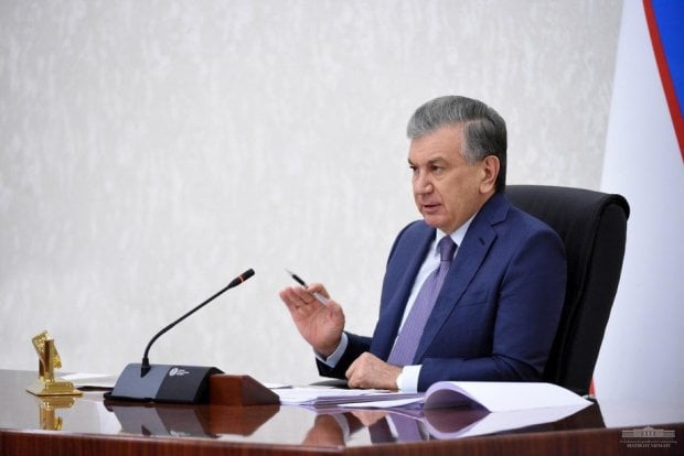 Шавкат Мирзиёев коронавирус билан боғлиқ мураккаб вазият сабаб йиғилиш ўтказди