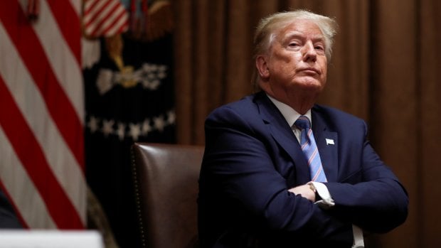 Дональд Трамп сайловдаги асосий рақиби Жо Байден эмас, балки ОАВ бўлишини айтди