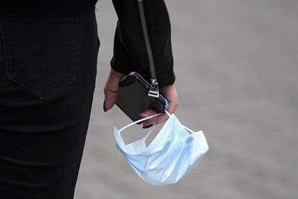 Тиббий ниқоблар коронавирус тарқалишининг олдини олади. Аммо...