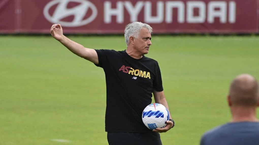Mourino o‘zi yetisha olmagan futbolchiga maslahat berdi