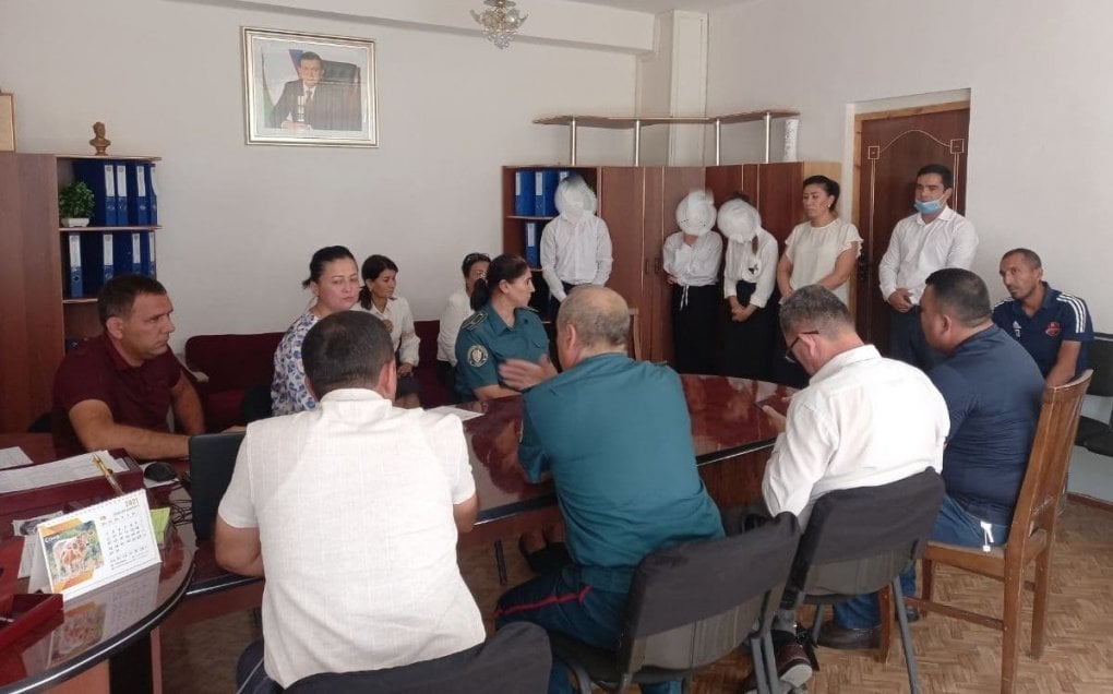 Ижтимоий тармоқ орқали сўкинган навоийлик ўқувчи қизлар узр сўради