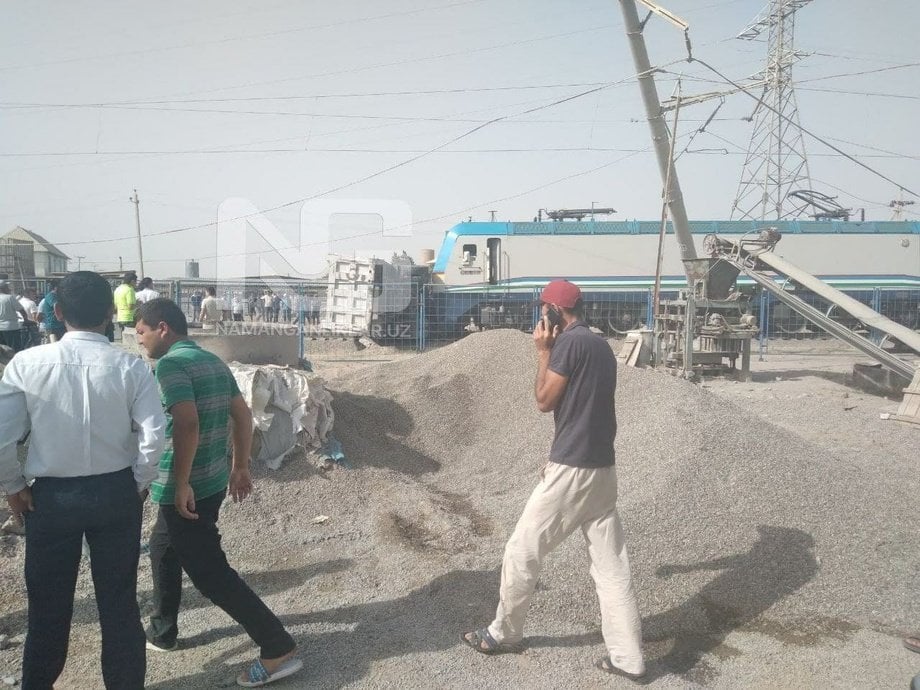 Surxondaryo poyezd yuk mashinasi bilan to‘qnashib ketdi