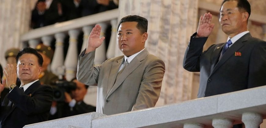 Kim Chen In ommaga mutlaqo yangicha imijda ko‘rinish berdi