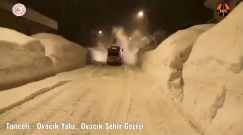 Туркиядаги қор деярли беш мингтадан ортиқ йўлни ёпиб қўйди (фото)