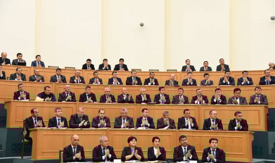 Hokimlarga ishonchsizlik votumini bildirish institutini tashkil etish taklif qilindi