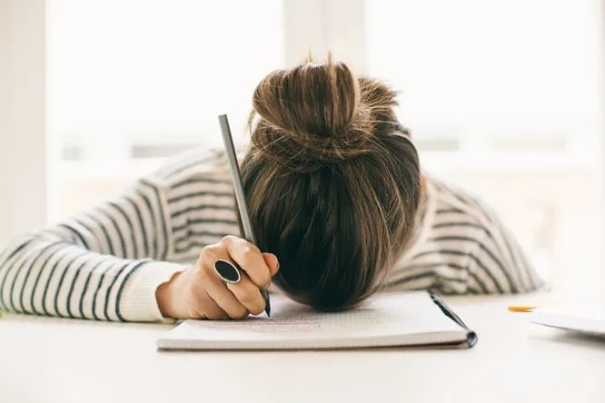 Eğer uyku yardımcı olmuyorsa, yorgunlukla nasıl mücadele edilmeli?