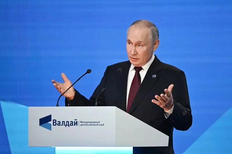 Putin: Rossiya harbiy xarajatlarni oshirdi, G‘arbda o‘q-dorilar tugamoqda, Prigojin samolyotini hech kim urib tushirmadi