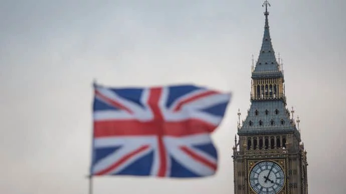 Britaniya maxfiy ma’lumotlar evaziga rossiyalik amaldorlarga fuqarolikni taklif qilmoqda