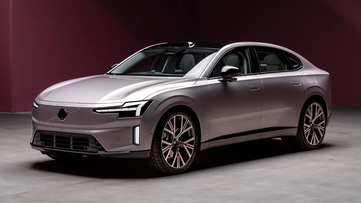 Представлен электрический лифтбек Volvo ES90
