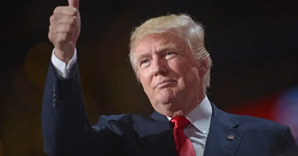 Таҳлил: Зеленскийнинг эҳтиёткорона жавоби ва беқарор Трамп